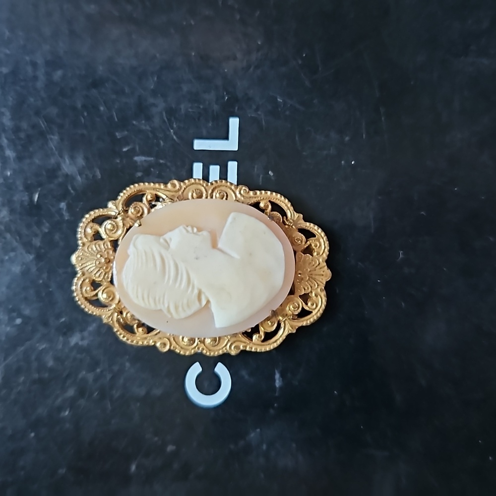 Miriam haskell vintage brooch